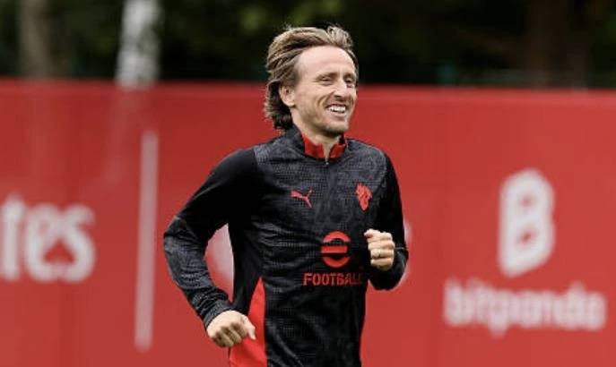 狂喜！6大硬核纪录打脸嘲讽：切尔西1.4亿转会费砸出欧足联全满贯，穆帅功不可没？